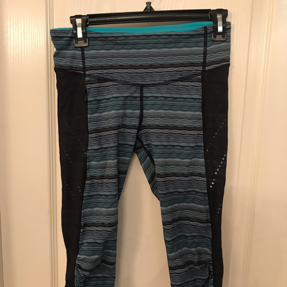 Lululemon baby blue crops